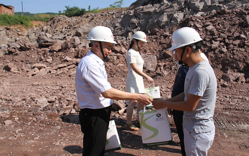 15078607413915467B22.jpg IMG_3327_看圖王.jpg