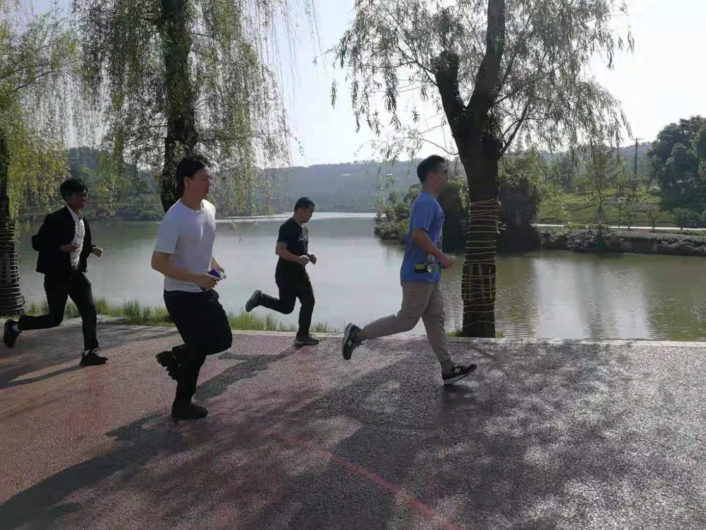 16202906701361692848.jpg 3.jpg