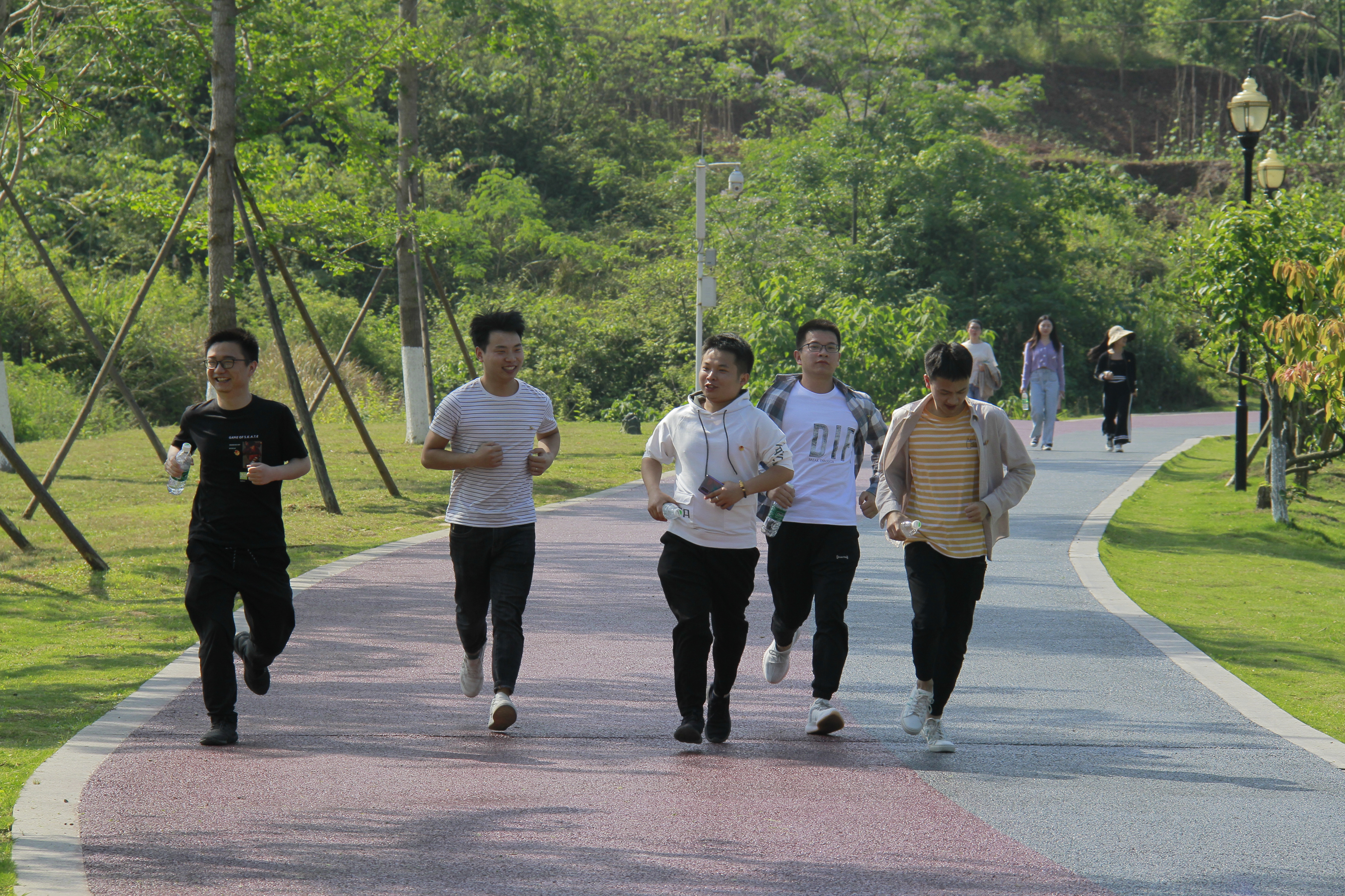 16202906841204635448.jpg 4.JPG